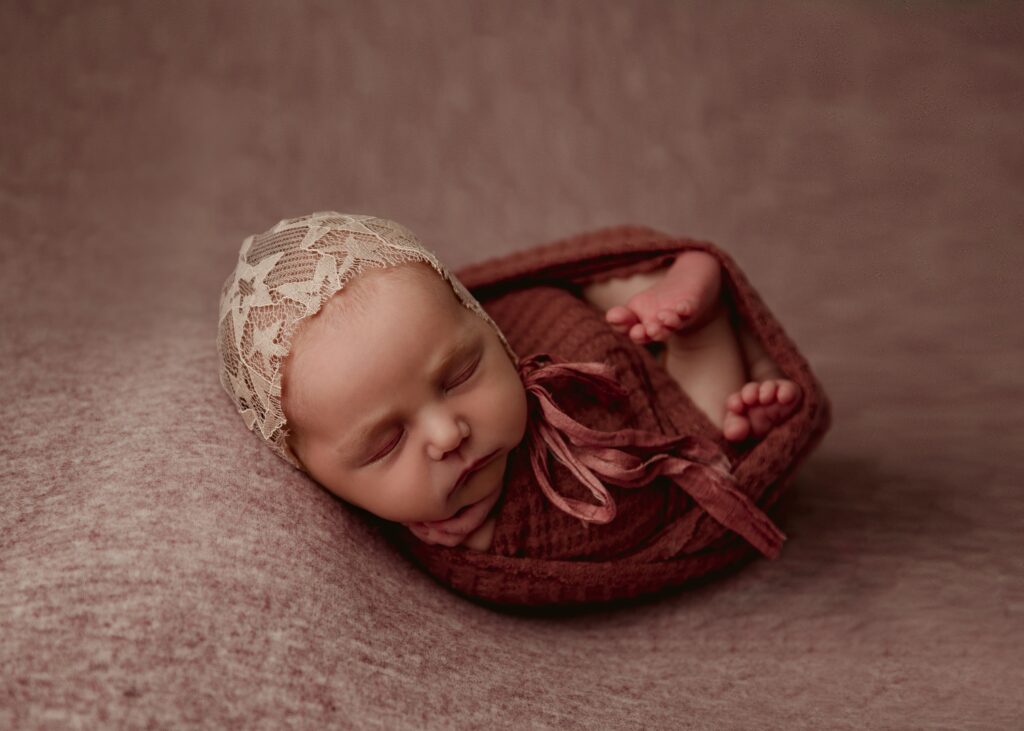 Sarah Ellis Photography Newborn Studio Photographer 01208 3000