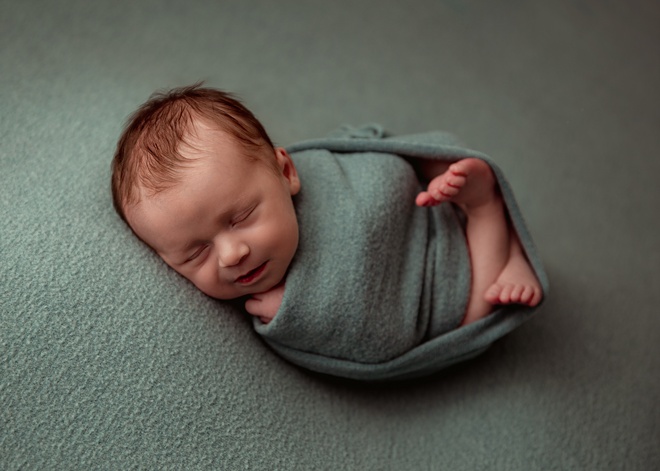 Sarah Ellis Photography Newborn Studio Photographer 02711 660