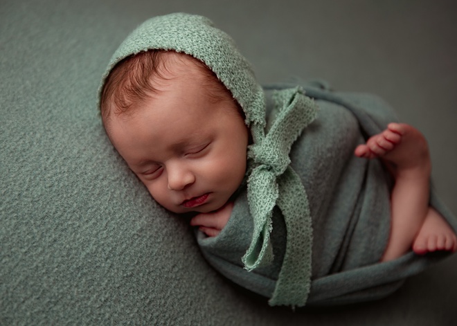 Sarah Ellis Photography Newborn Studio Photographer 02812 660