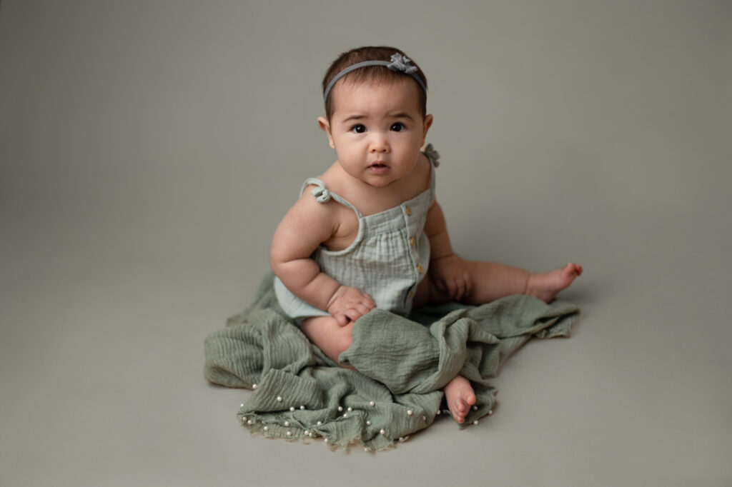 Sarah Ellis Photography Bow Sitter Girl Newborn Studio Photographer 1