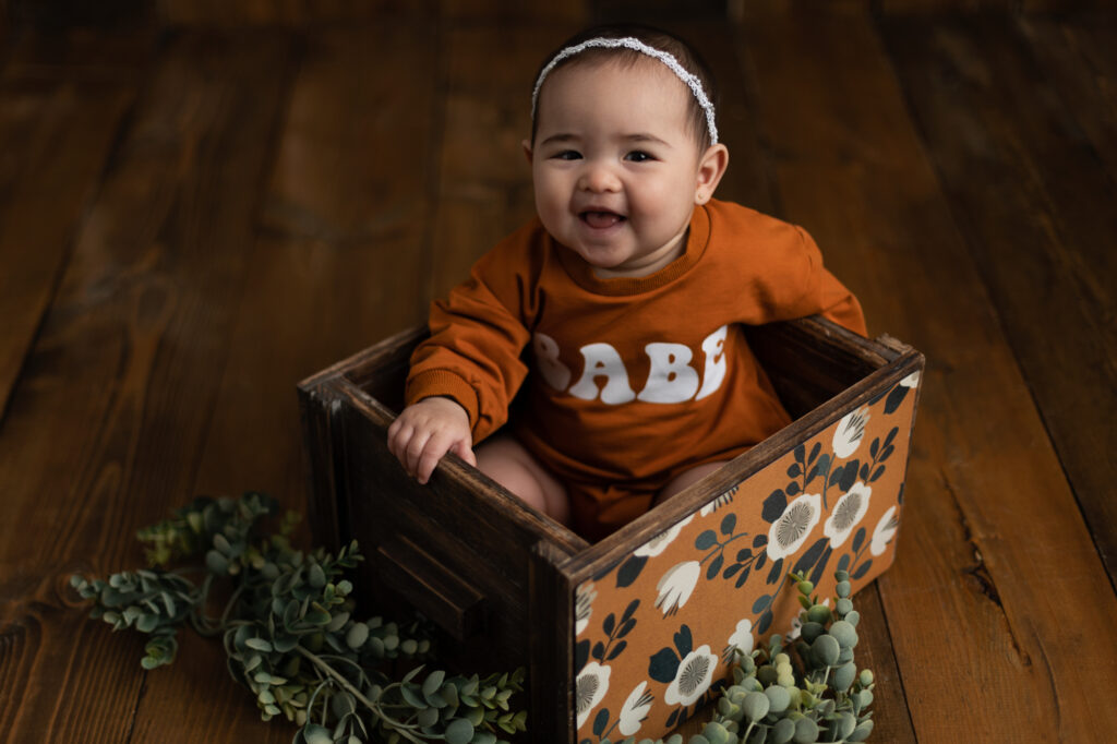 Sarah Ellis Photography Bow Sitter Girl Newborn Studio Photographer 4